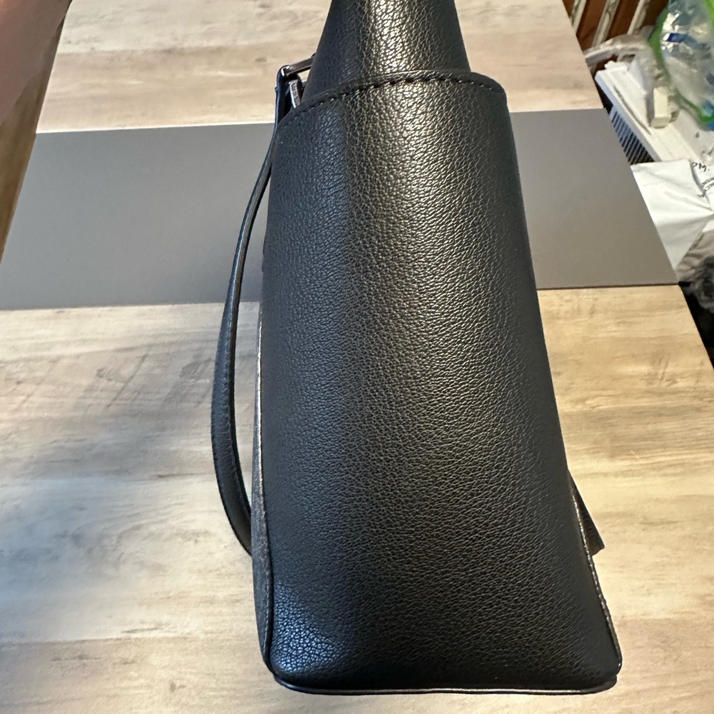 Black Michael Kors Jet‎ Set Tote - Picture 7 of 9